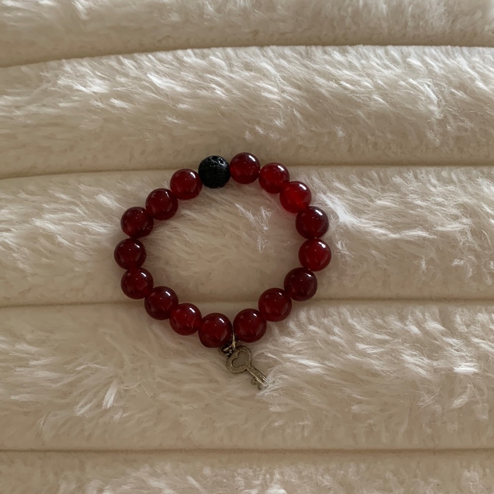 *LOVE ATTRACTING* healing bracelet with moon beads for essential oils